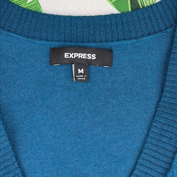 Express Women’s V-Neck Sweater Vest - Picture 3 of 6